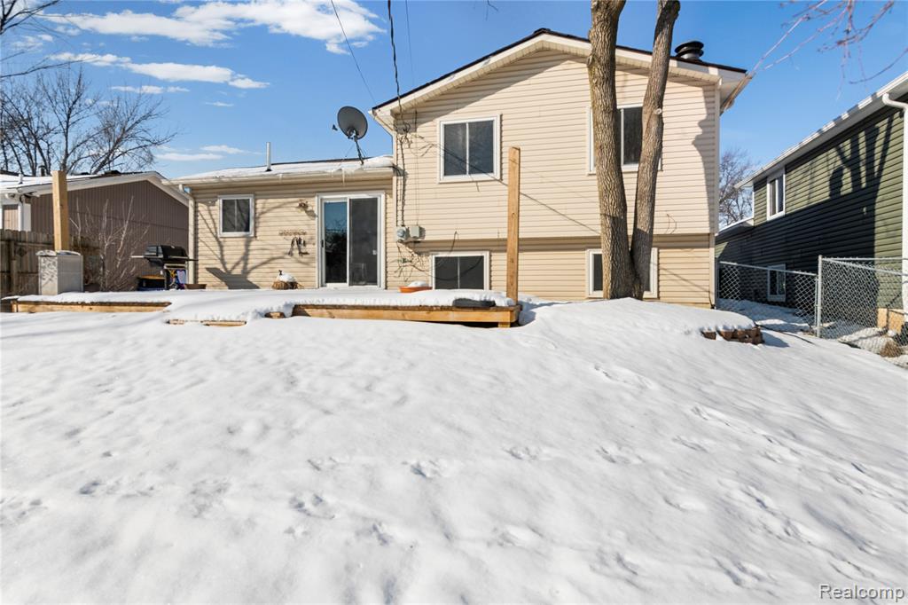 715 Woodingham Avenue, Waterford, MI 48328 — Photo 26