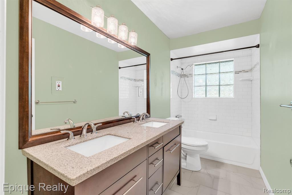 8052 Dungarvin Drive, Grand Blanc, MI 48439 — Photo 26