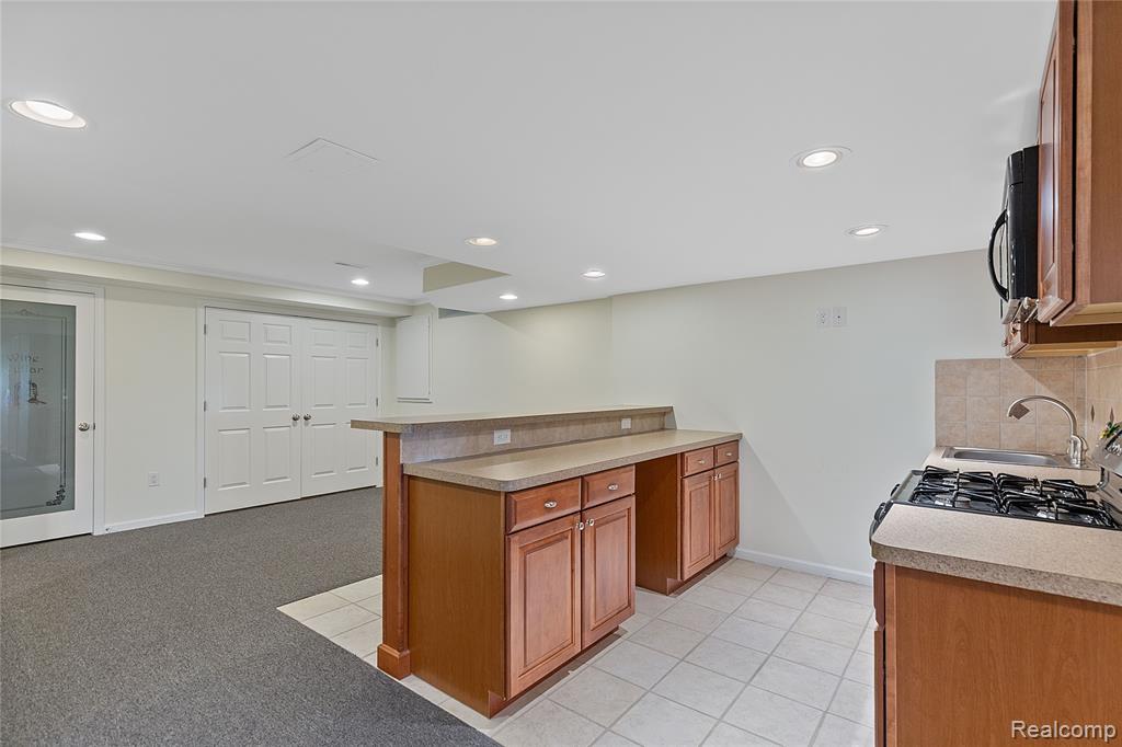 4360 Carriage Hill Court, Oakland, MI 48306 — Photo 21