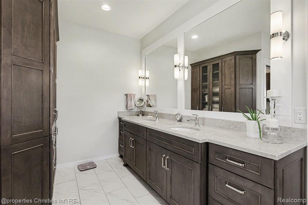 2260 Willow Bay Lane, Gladwin, MI 48624 — Photo 34
