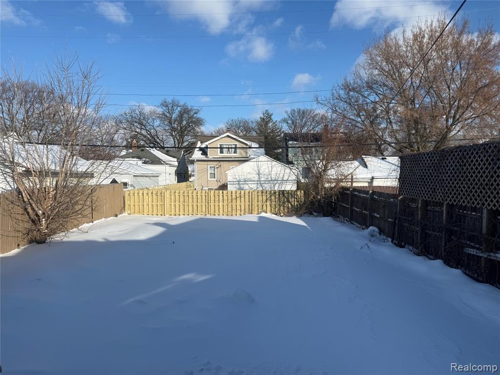7377 Bernice, Center Line, MI 48015 — Photo 13