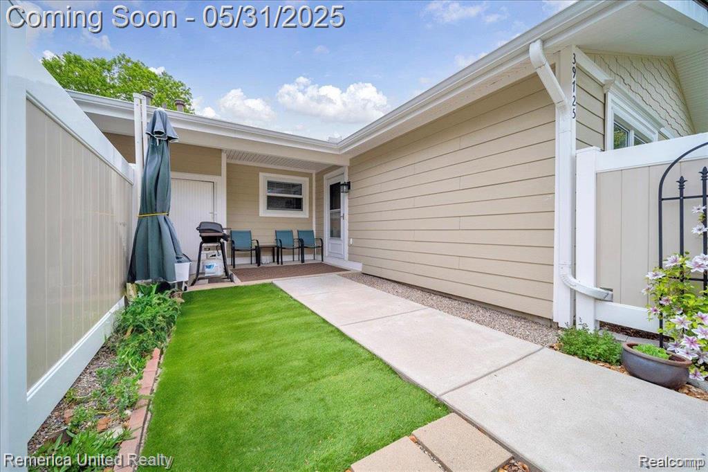 39725 Village Wood Lane, 39, Novi, MI — Photo 5