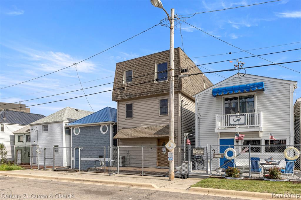 9 Walnut Street, Wyandotte, MI 48192 — Photo 45