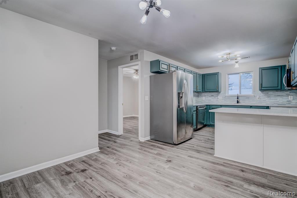 1111 FOUNTAIN VIEW Circle, South Lyon, MI 48178 — Photo 12