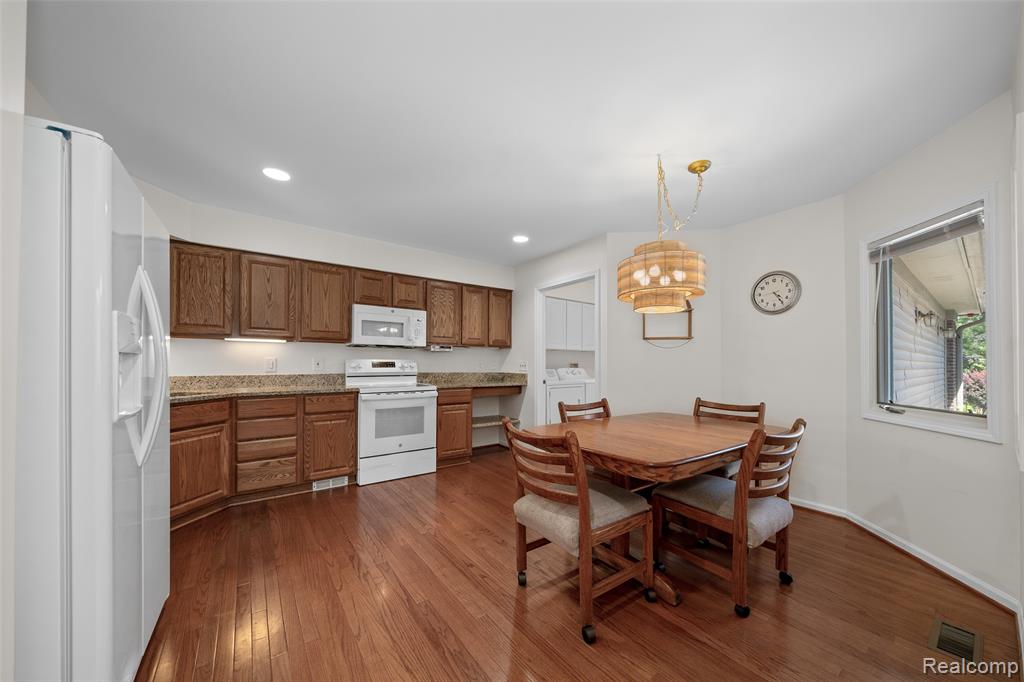 21425 Archwood Circle, Farmington Hills, MI 48336 — Photo 14