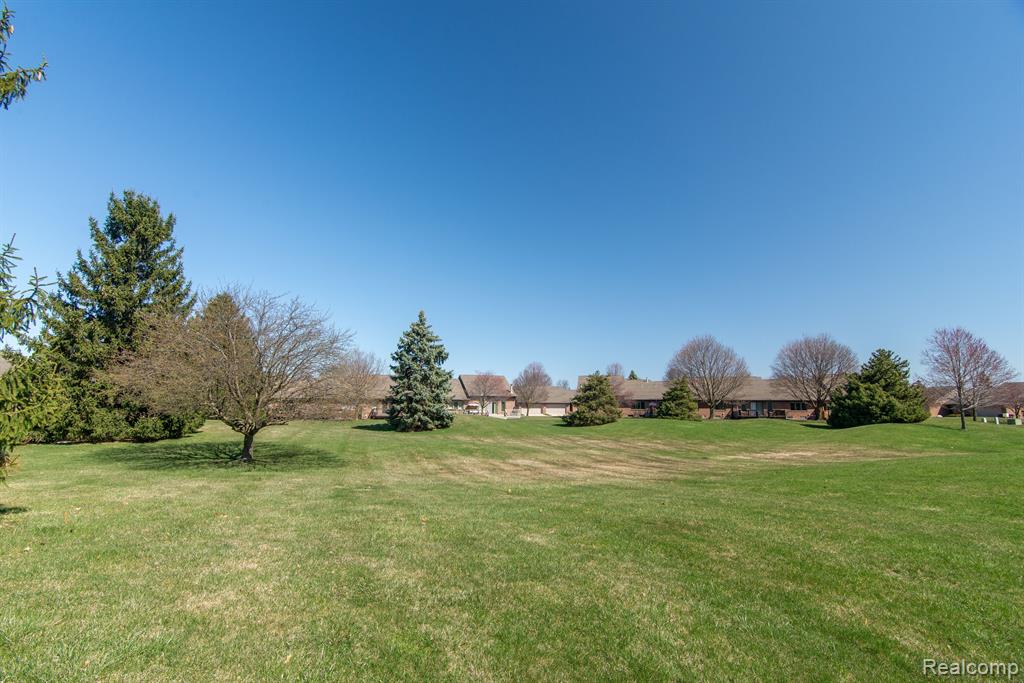 45800 MEADOWS Circle W, Macomb, MI 48044 — Photo 30
