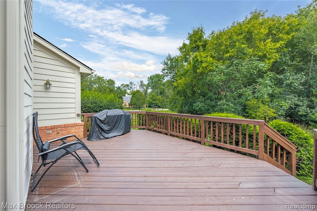5015 Lake Vista Drive, West Bloomfield, MI 48323 — Photo 47
