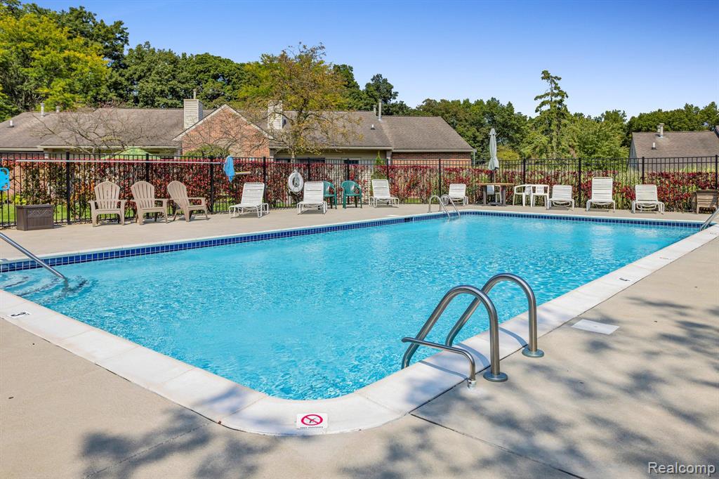 302 SPRING BROOKE Drive, Brighton, MI 48116 — Photo 18
