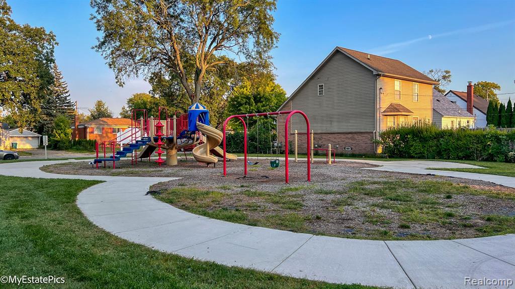 6151 HELEN Street, Garden City, MI — Photo 16