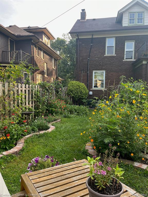 4815 Iroquois Street, Detroit, MI 48214 — Photo 58