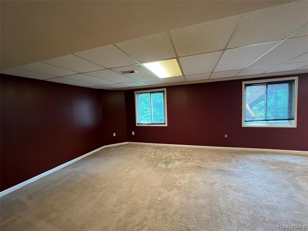 45475 Irvine Drive, Novi, MI — Photo 24