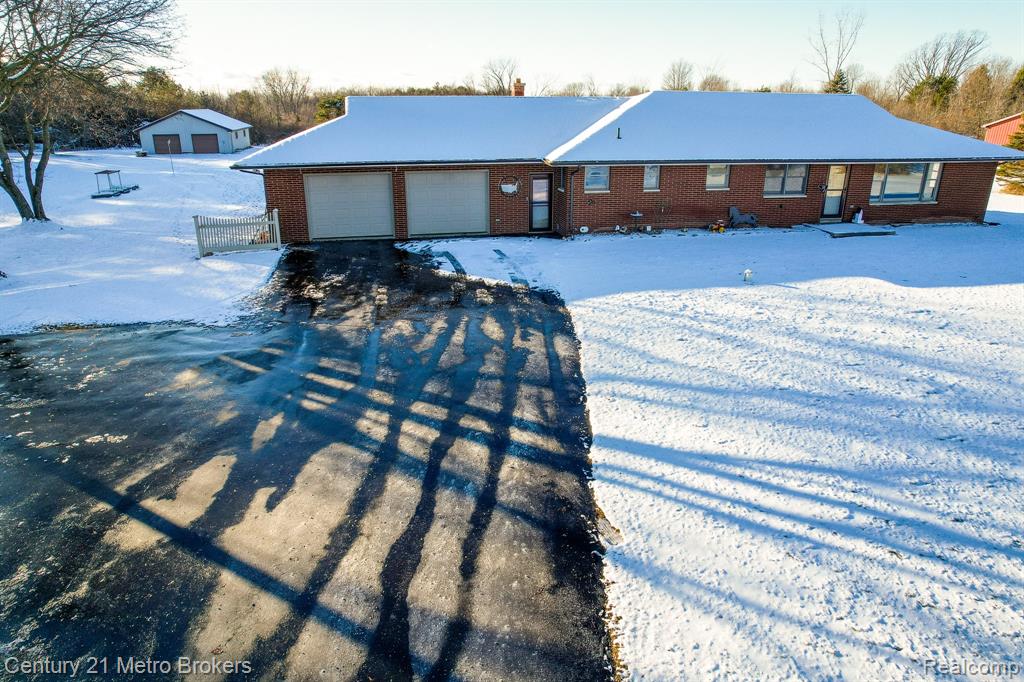 2227 N Baxter Road, Davison, MI 48423 — Photo 2