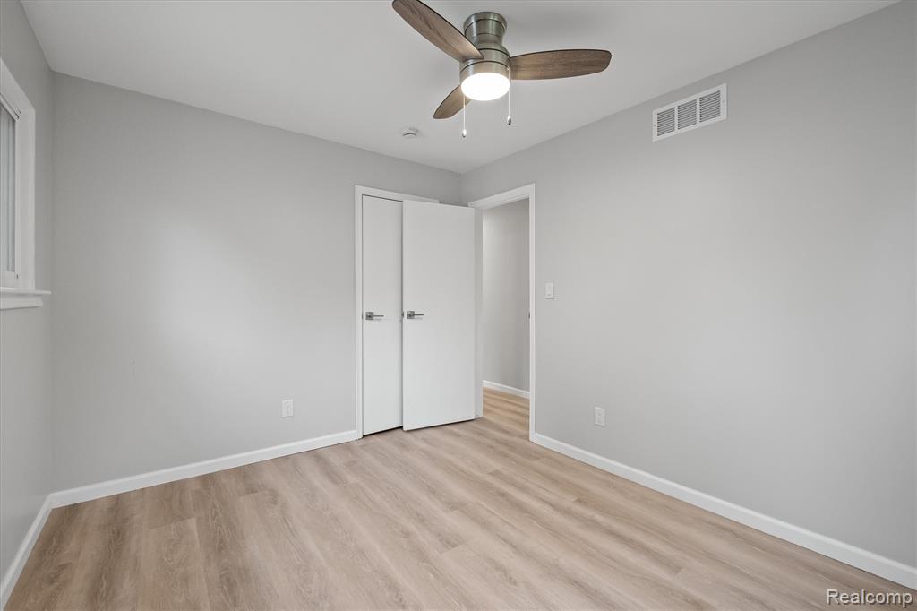 665 Stirling Street, Pontiac, MI 48340 — Photo 16