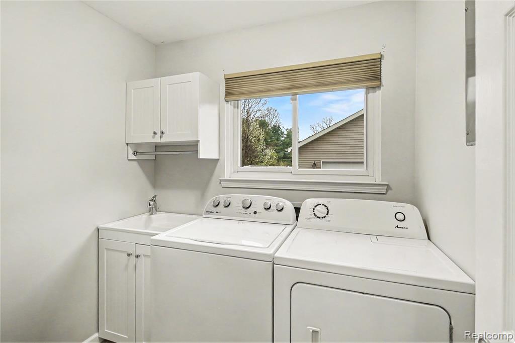 920 Meadowlark Lane, Howell, MI 48843 — Photo 16