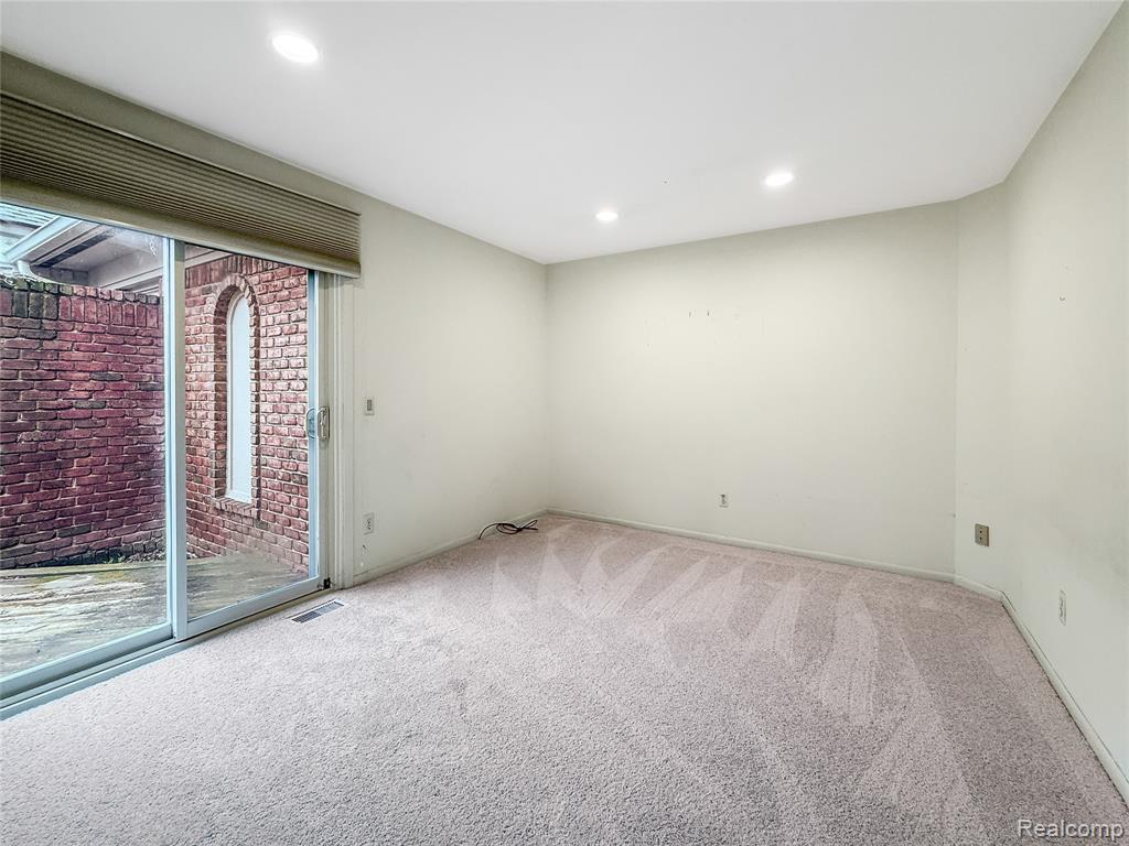 6953 Pebble Park Circle, 68, West Bloomfield, MI — Photo 8