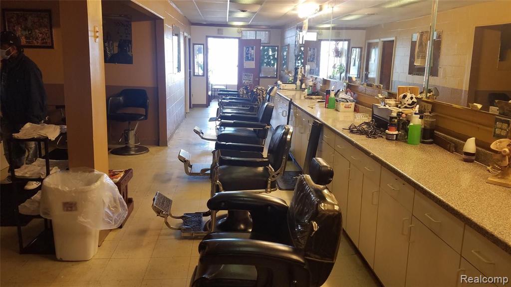 7111 E 7 MILE East Road, Detroit, MI, 48234