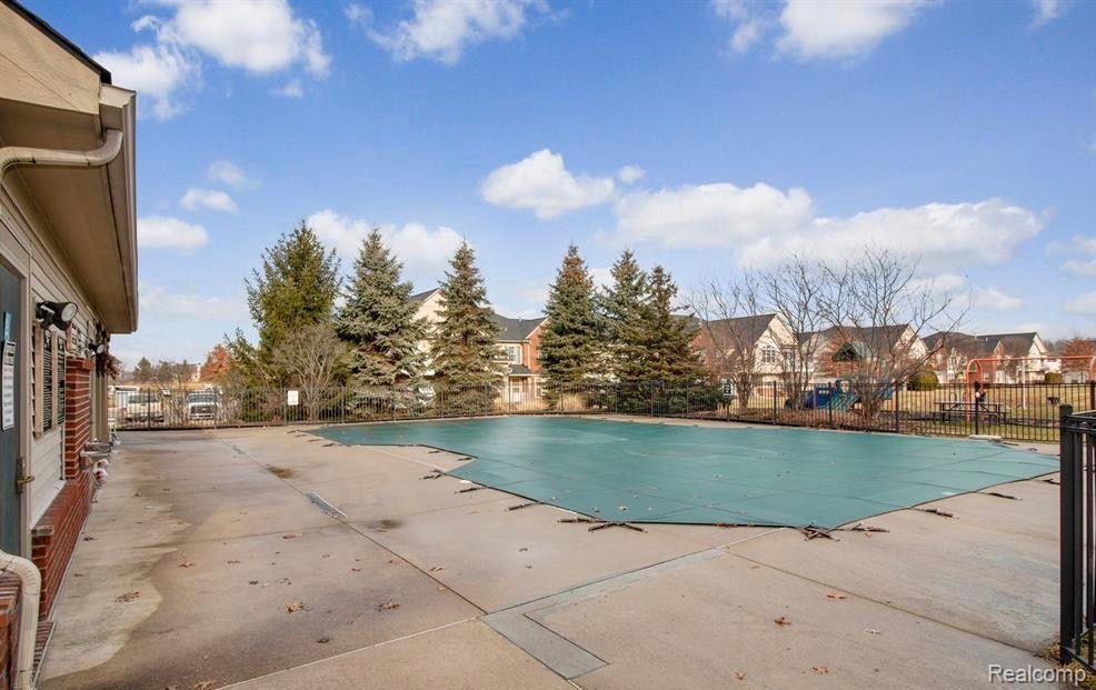 4094 HAMPTON RIDGE Boulevard, Howell, MI 48843 — Photo 17