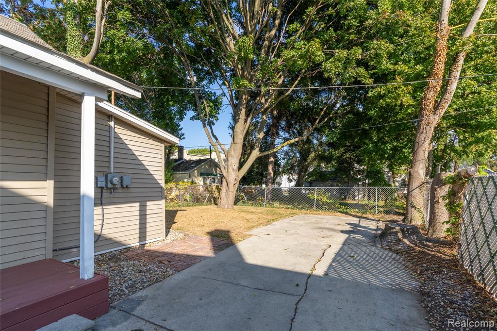 822 Saint Clair Street, Port Huron, MI 48060 — Photo 6