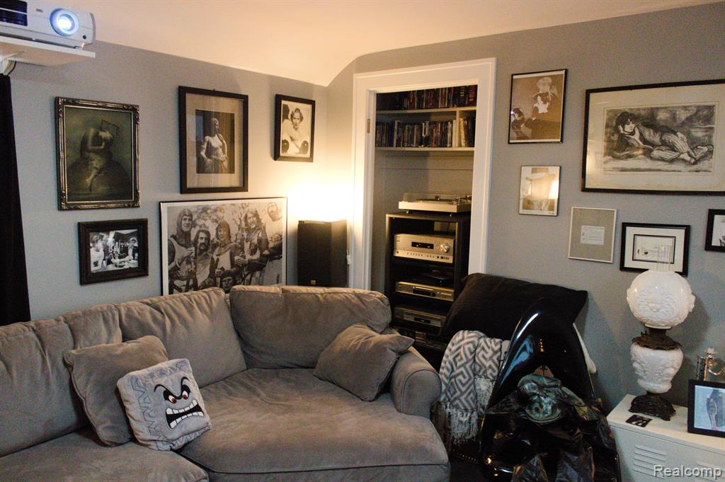 521 N MILITARY Street, Dearborn, MI 48124 — Photo 31