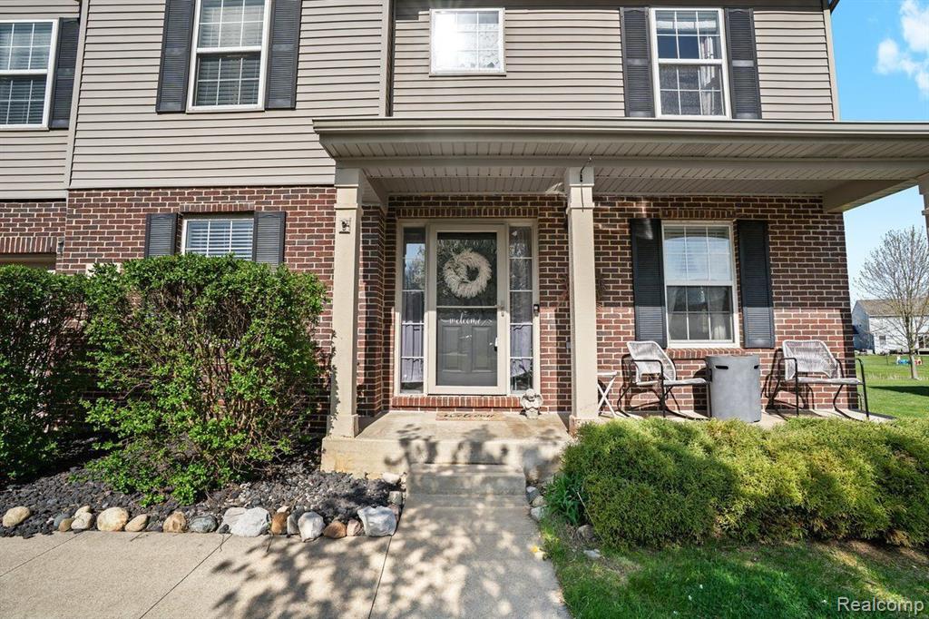 469 RIDGEWOOD Drive S, Ortonville, MI 48462 — Photo 4