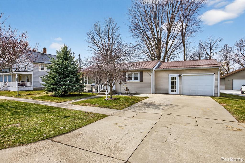 8426 Atwood Drive, Millington, MI 48746 — front exterior