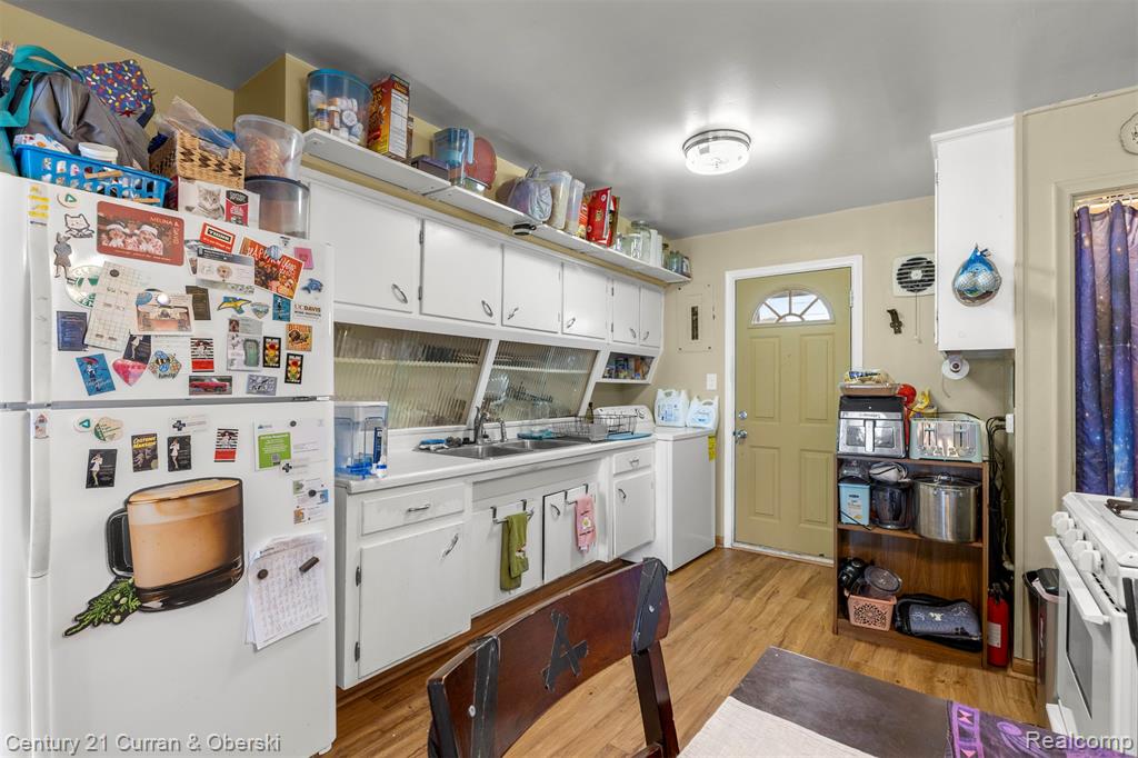 8075 William Street, Taylor, MI 48180 — Photo 12