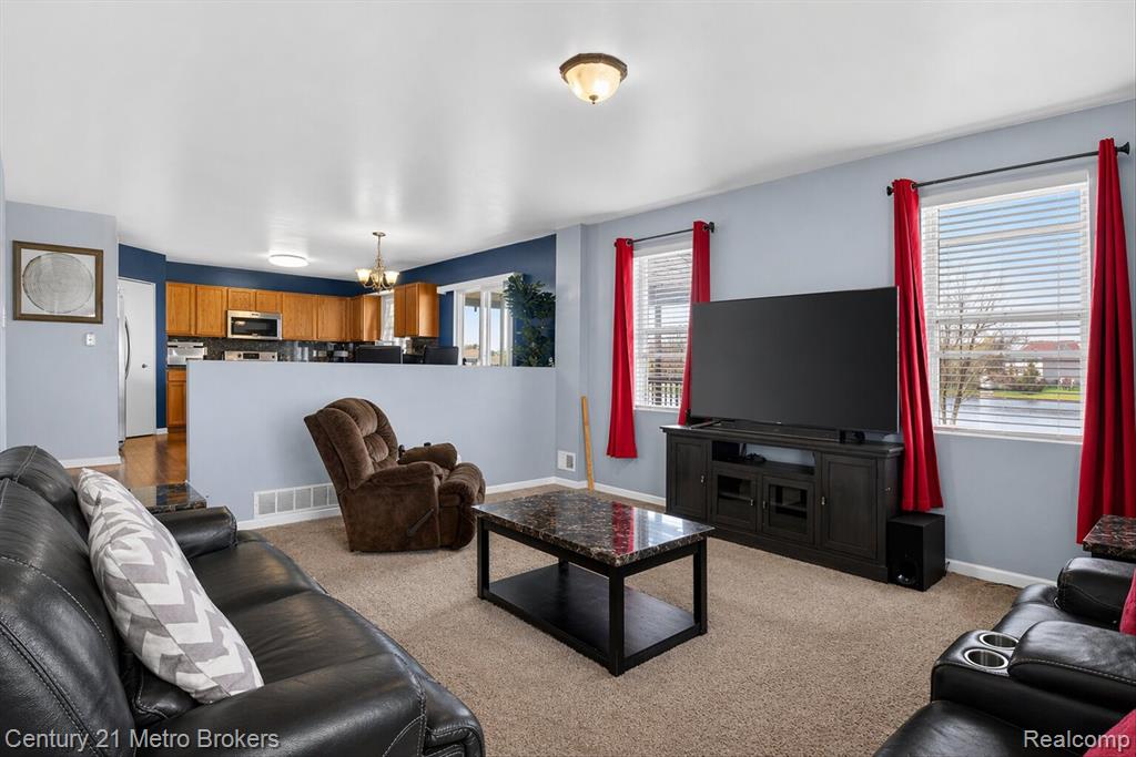 3324 Pine Run Drive, Swartz Creek, MI 48473 — Photo 10