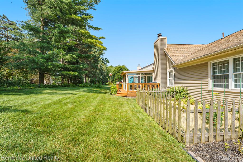 44783 Yorkshire Drive, Novi, MI — Photo 10