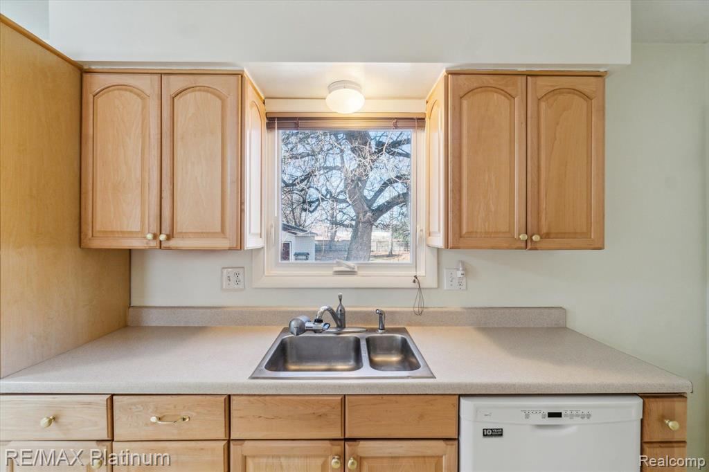 430 WILD OAK Lane, Perry, MI 48872 — Photo 22