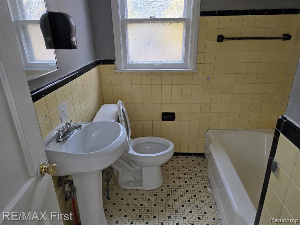 8239 Manor Street, Detroit, MI 48204 — Photo 3