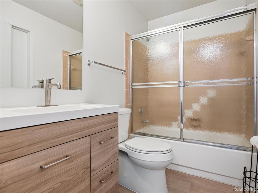 5585 Culpepper Drive, West Bloomfield, MI — Photo 26