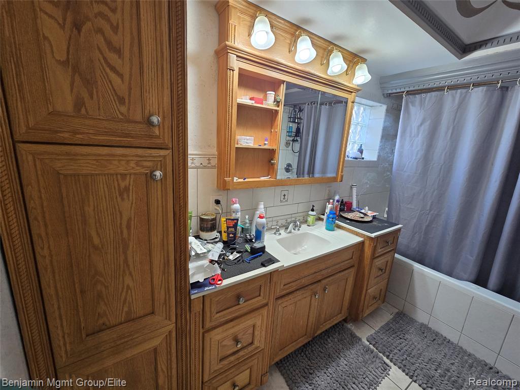 757 Louisa Street, Mount Morris, MI 48458 — Photo 10