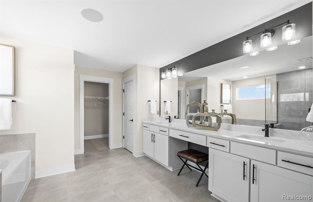 51311 Green Meadows Drive, Macomb, MI 48042 — Photo 14