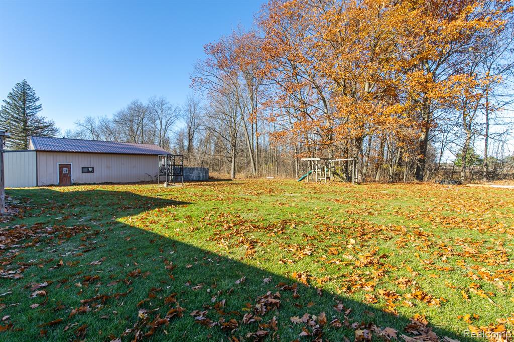 7283 Vanderploeg Lane, Imlay City, MI 48444 — Photo 36