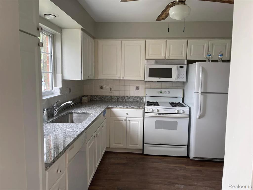 471 Fox Hills Drive N, Bloomfield Hills, MI 48304 — Photo 2