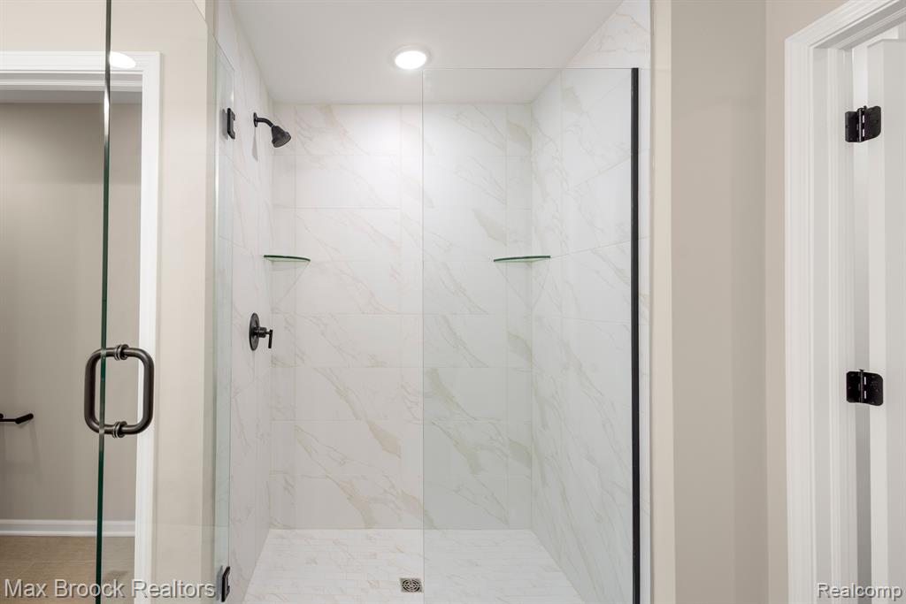 43091 Atwood Avenue 48 NE Atwood Avenue NE, 48, Novi, MI — Photo 37