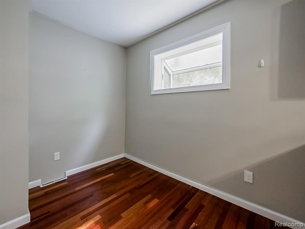 4205 Syracuse Street, Dearborn Heights, MI 48125 — Photo 13
