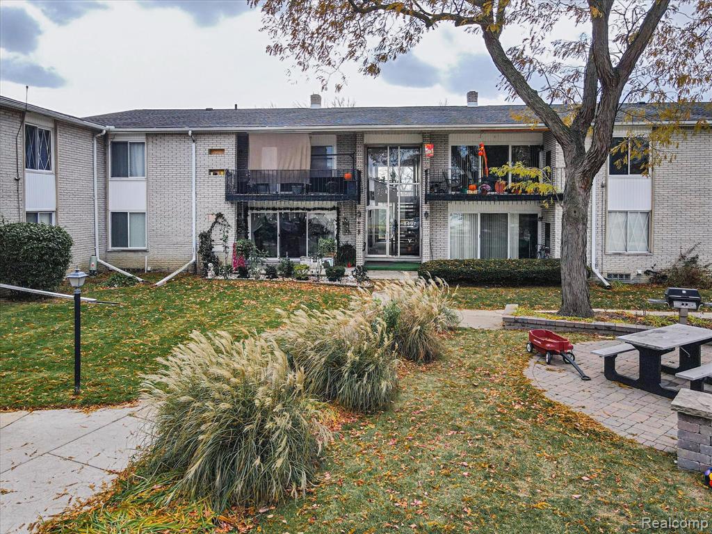 8497 Kennedy Circle, 7, Warren, MI 48093 — Photo 10