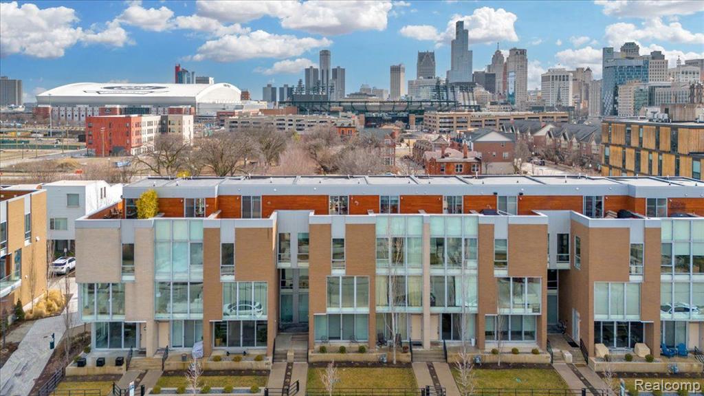 2420 NE Hylane Court, Grand Rapids, MI, 49505