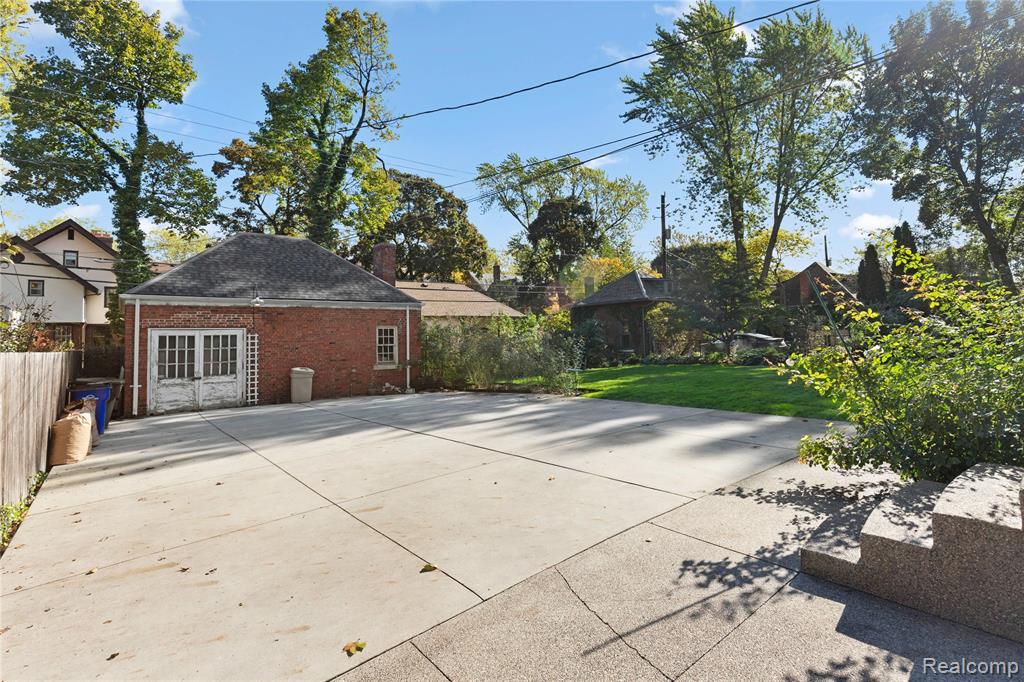 1450 Iroquois Street, Detroit, MI 48214 — Photo 56