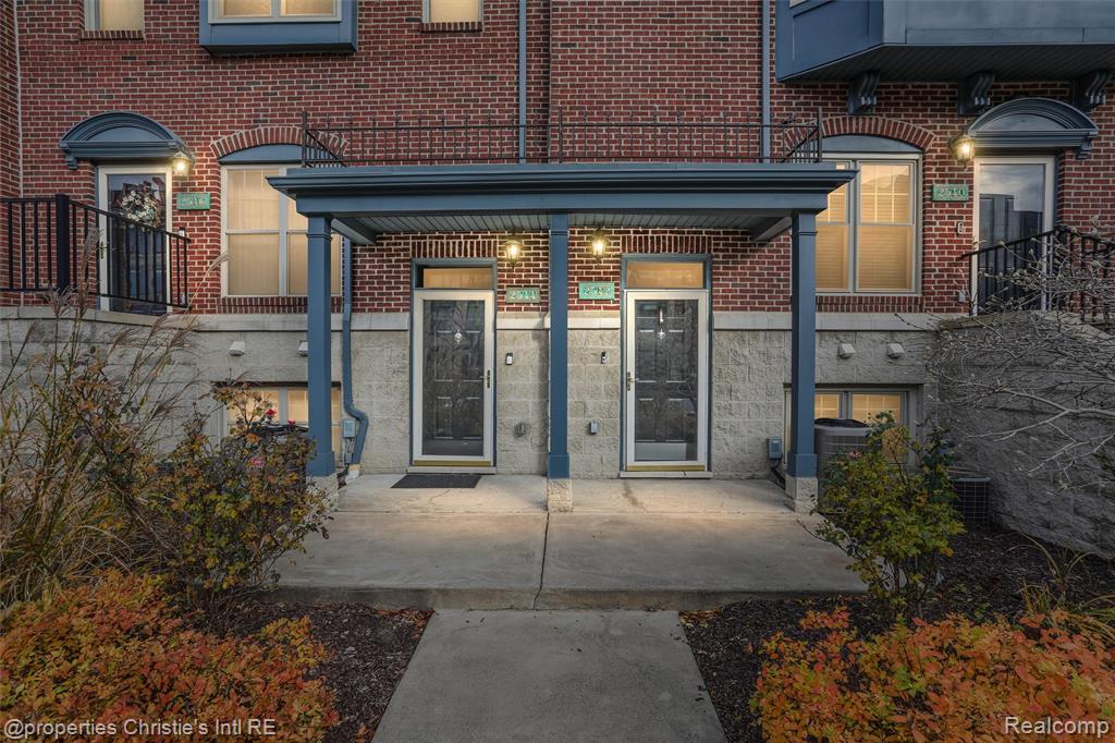 2542 WOODWARD Avenue, Detroit, MI 48201