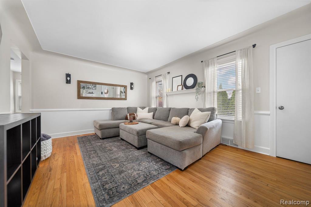820 CHEROKEE Avenue, Royal Oak, MI 48067 — Photo 6