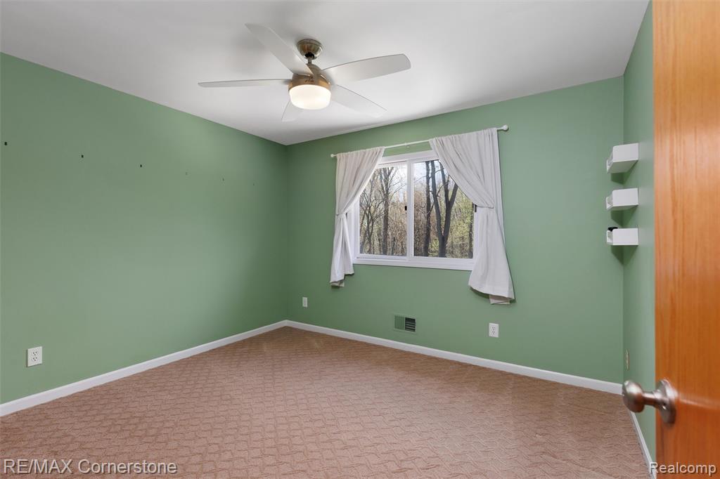 501 Alexander Drive, Commerce Twp, MI 48390 — Photo 27