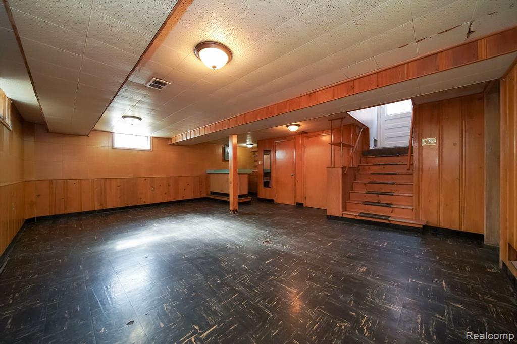 927 CLEOPHUS Parkway, Lincoln Park, MI 48146 — Photo 46