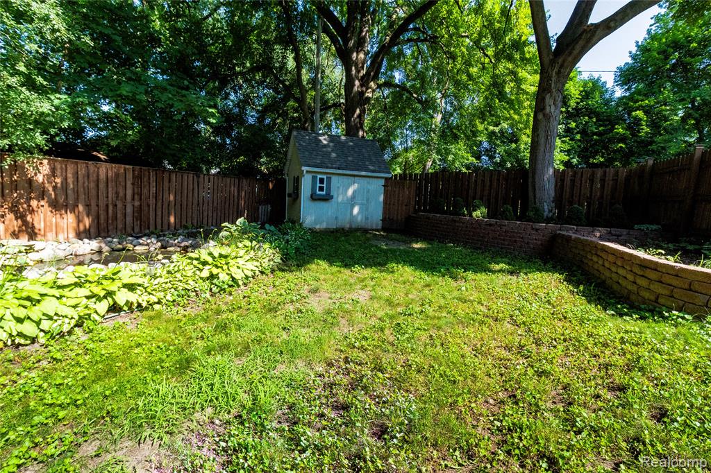 30 Brown Court, Midland, MI 48640 — Photo 36