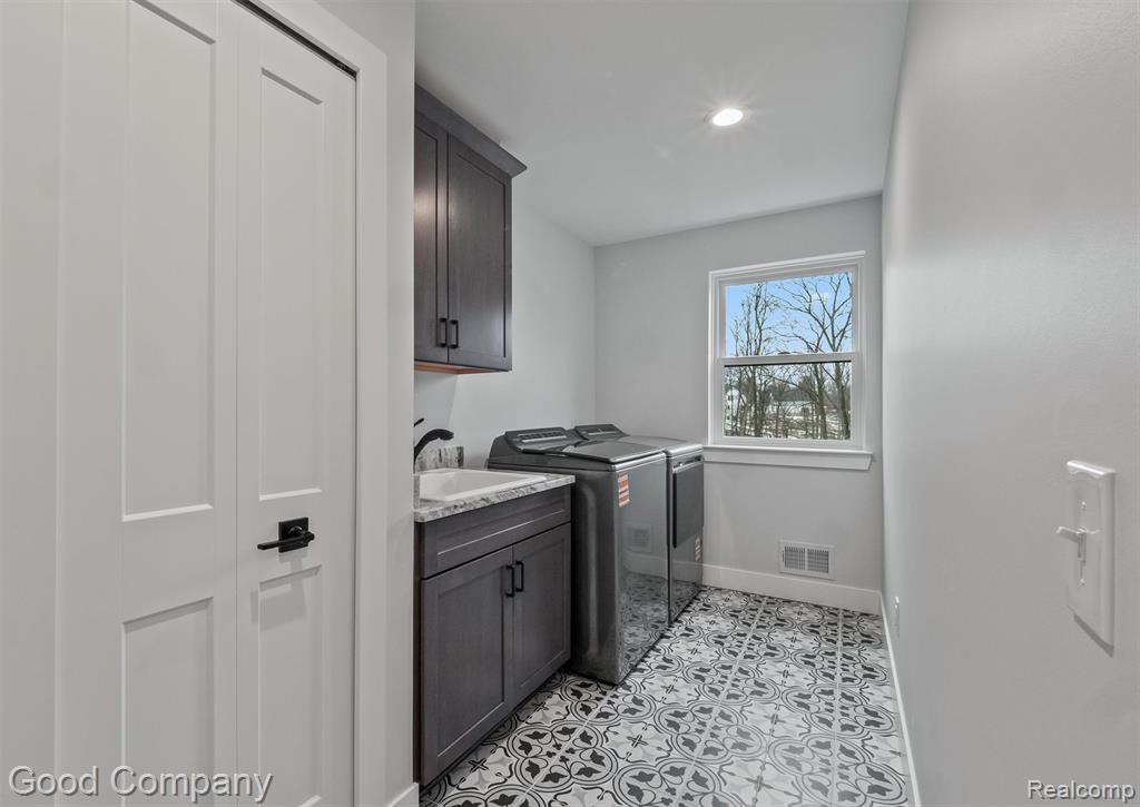 640 Sunnybeach Drive, White Lake, MI — Photo 15
