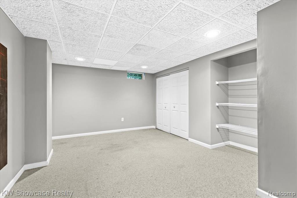 4254 Warrington Drive, Wixom, MI 48393 — Photo 32