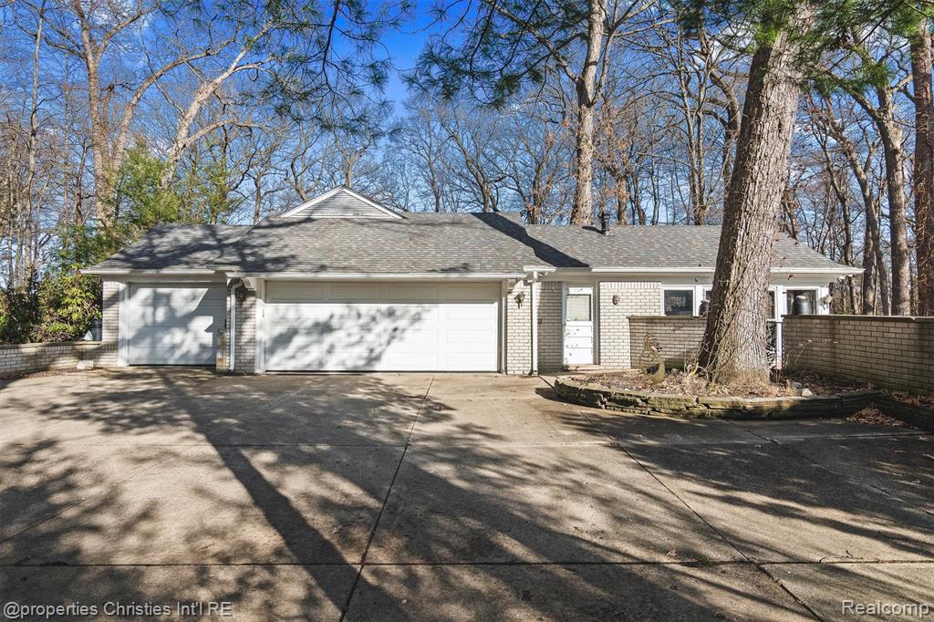 870 Highwood Drive, Bloomfield Hills, MI 48304 — Photo 12