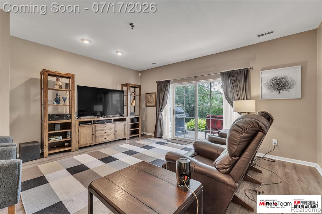 5950 E Island Drive, Ypsilanti, MI 48197 — Photo 9