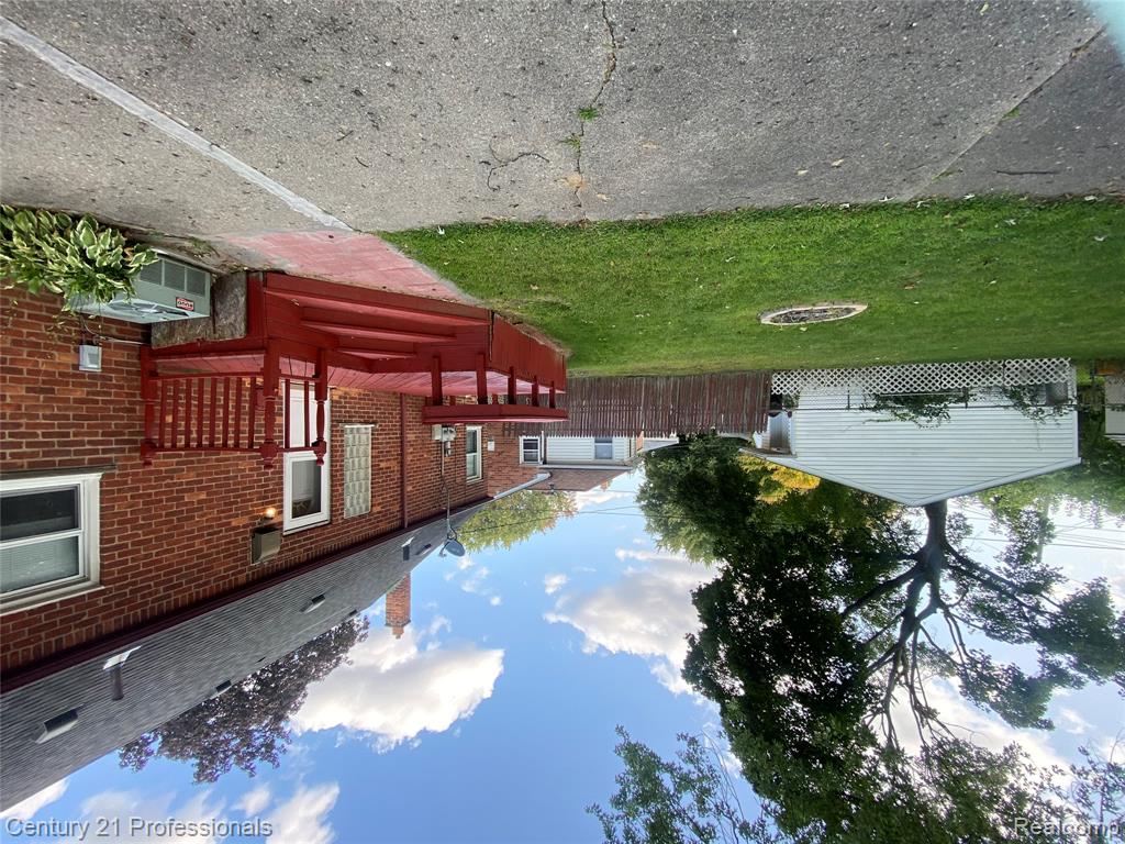 9555 Arcola Street, Livonia, MI 48150 — Photo 16